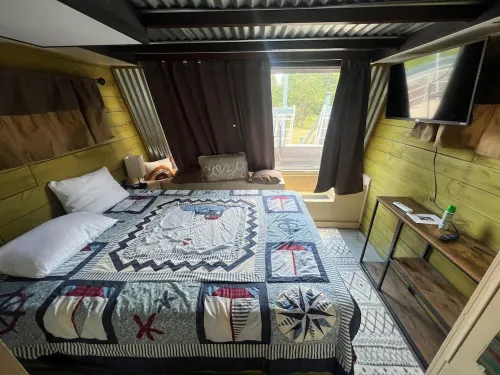 Beached Houseboat-Free Park Pass