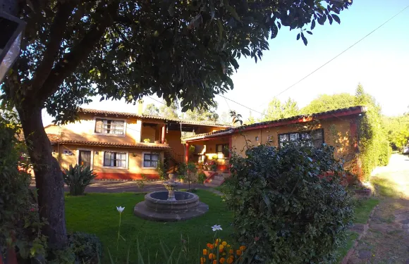 帕茲瓜洛花園別墅酒店及房車公園