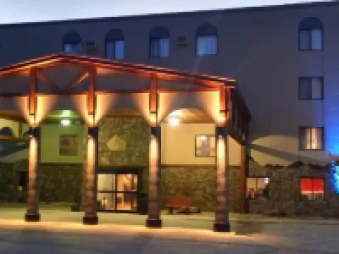 Blackstone Lodge and Suites Hotels in Lead