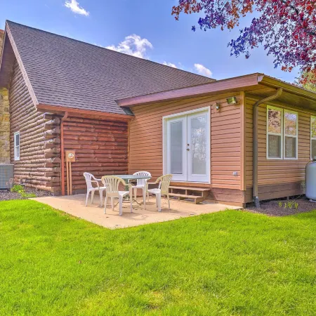 Rustic Zanesville Getaway w/ Expansive Yard!