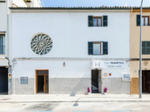 Urban Hostel Palma - Albergue Juvenil - Youth Hostel Hotels near Cala Major