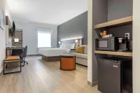 Comfort Inn & Suites Newark Liberty International Airport Hotel a Newark