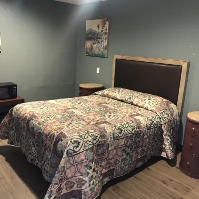 King Castle Motel Hotels near South Los Angeles
