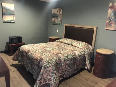 King Castle Motel Hotels near Dr. Martin Luther King Jr. Shopping Center