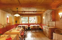 Alpenherz Hotel Garni - breakfast