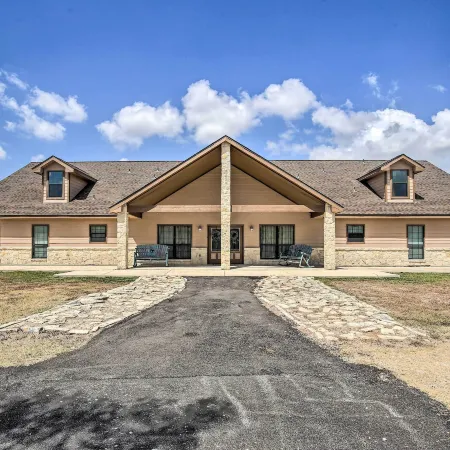 Luxury San Antonio Retreat 110-Acre Private Ranch
