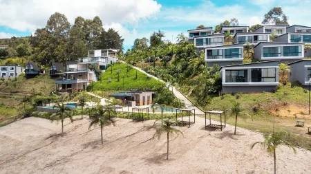 Viajero Guatapé Hostel & Lake Club