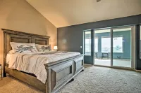 Gold Beach Townhome with Ocean Views and Sunroom!