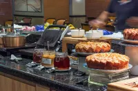 Parque Balneário Hotel Santos by Castelo Itaipava - breakfast