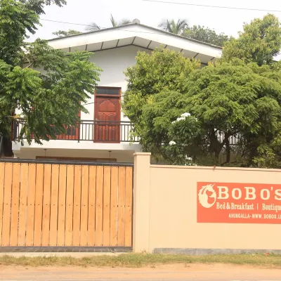 BoBo's Bed & Breakfast โรงแรมใกล้หาด Ahungalla