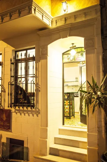 Villa Pera Suite Hotel