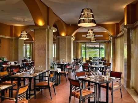 Dolce by Wyndham CampoReal Lisboa