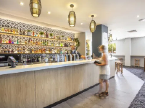 โรงแรมรอยัลโดยไนท์แคปโซเชียล โรงแรมในเมลเบิร์น