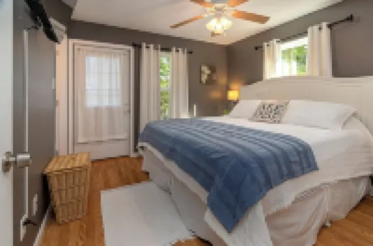 Cozy, Pet Friendly, Professional Host, Convenient Location