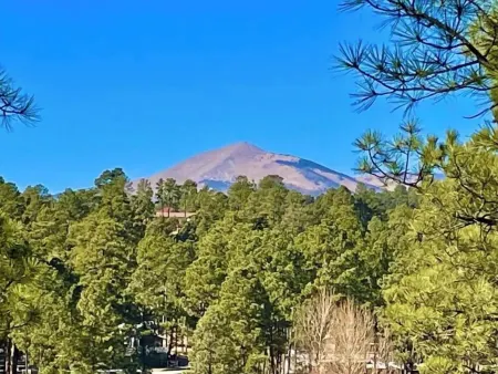 Buena Vista! 2 bed/2.5 bath. View of Sierra Blanca