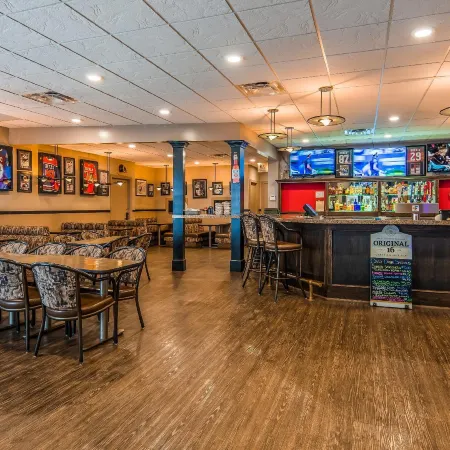 Seven Oaks Hotel Regina, SureStay Collection by Best Western