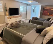 Cozy Modern 2Br , Free Parking & Wi-Fi, Min. Away from the World's Ski Resorts.