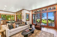 Stunning Lake Views and Hot Tub - Luxurious Mountain Retreat