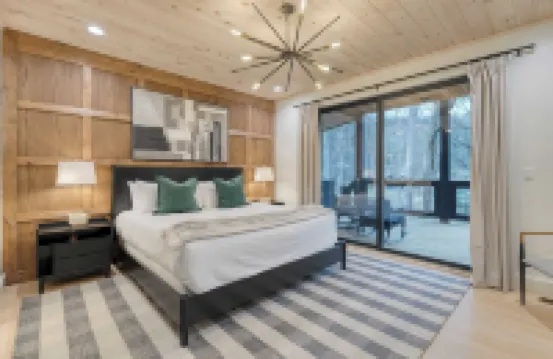 Avantstay 國王皇冠室內泳池、熱水浴缸、火坑、劇院四季度假屋