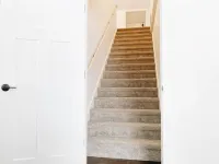 Lovely Place in Prime Location-Near Trails-Hot Tub