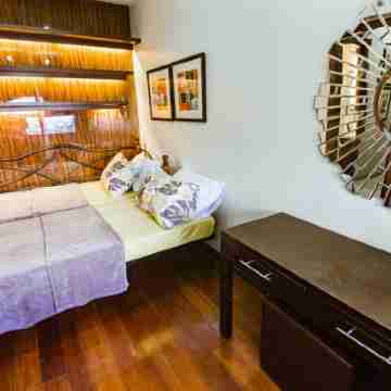 Luxurious condo 2BR/2Baths at the heart of the city. Rooms