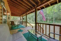 Secluded Cross Creek Cabin w/ Deck & Fire Pit! - Balcony