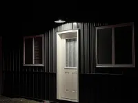 Beautiful modern 2 bedroom apartment, near trails, with big parking lot