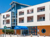 Odalys Du Port Residence Hotels in Hourtin