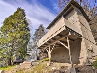 Crestline Cabin w/ Deck: 1 Mi to Lake Gregory Hotels in Crestline