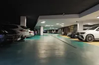 PACHMAIR 1453 公寓度假村 - 停車場