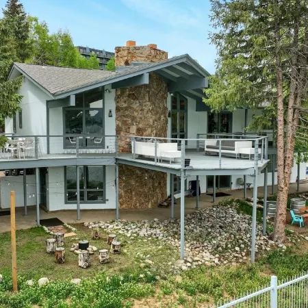 Lakefront/Sauna/Game Room/10 Min to Keystone/20 Min to Breck/Walk toAmphitheater