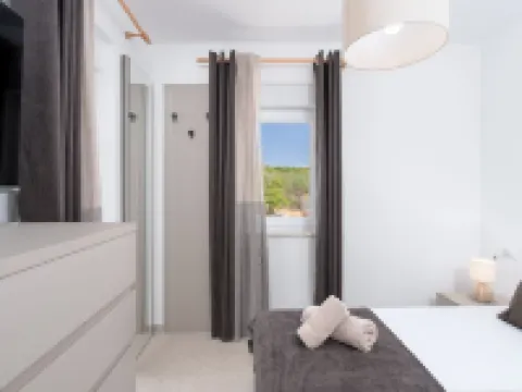 Luxury apartments Lun - Apt 4 Hotels in Lun