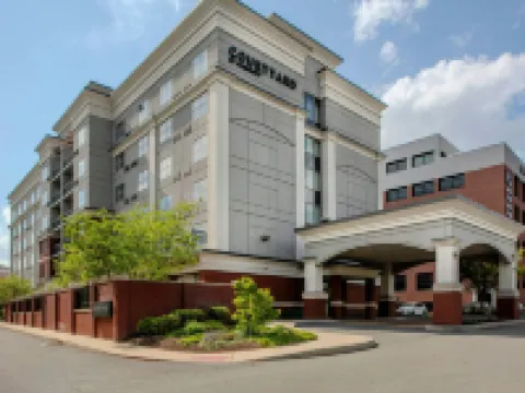 คอร์ทยาร์ดบายแมริออท เรดดิ้ง ไวโอมิสซิง โรงแรมในไวโอมิสซิง