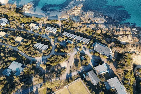 Edge of the Bay Resort Отели рядом с достопримечательностью «Ханимун Бэй»