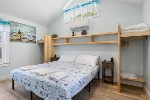 Alluring 2-Bedroom Cottage in Delightful Old Orchard Beach with WiFi, AC