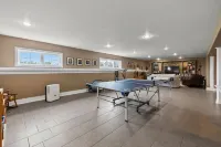 Bay Shore Country Home - Elegant and spacious home with beautiful water views