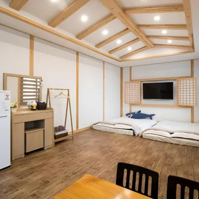 Jeju Flyjin House Pension Hotel dekat Pantai Gimnyeong