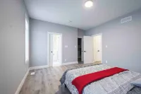 Vel’s Villa Vacation Home Hotels in Quinte West