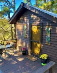 Peaceful and private cabin overlooking the Little Buffalo River.