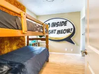 The OMG House that will BLOW YOUR MIND with Unbelievable Cats n Mirrors Hotels in Lake Oswego