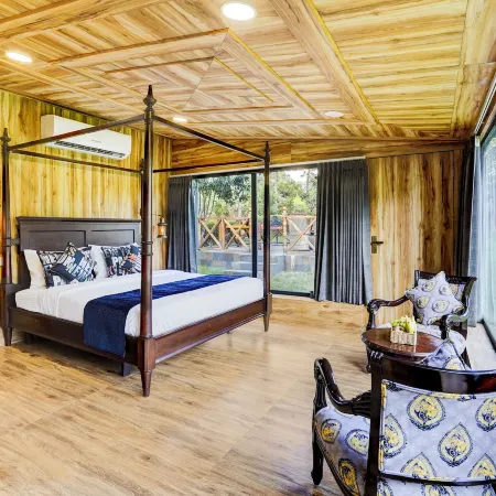 Alaya Stays Fortezza | Pet-Friendly 6-BHK Farmhouse with Private Pool