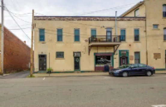 Downtown Millersburg Retreat w/ Sleek Interior! Hotels in 