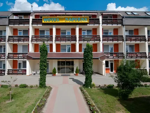 Napfeny Hotel - Hot Springs