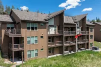 Winter Wonderland! Luxury Mountain Haven, Ski, Board, Snowshoe, Tube & Soak!