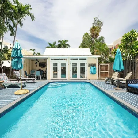 Island Time Hideaway at Old Town Key West Historic Seaport - 3 Blocks to Duval