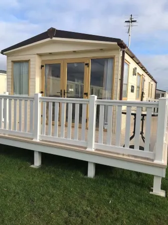 M321 - 8 Berth Caravan with Veranda - Pet Friendly