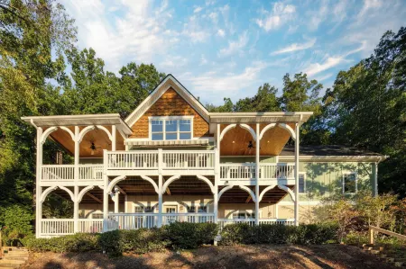 Juliet by AvantStay Mountain Views Near AshevilleBlack Mountain Отели в г. Суоннаноа