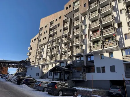 South facing, ski in ski out, apartment for 6 to 8 people