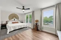 Modern Home Mins from Truist Park
