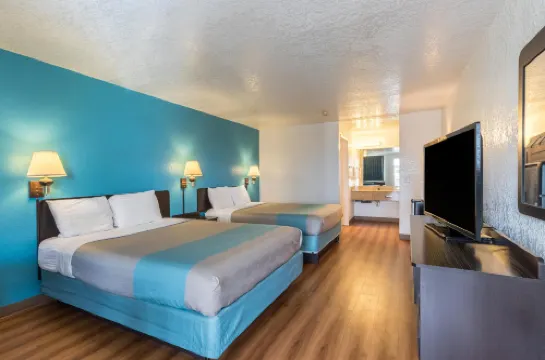 Motel 6 Spokane, WA - West